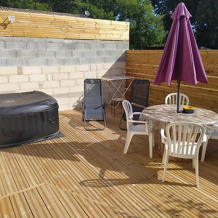 Studio Cosy Avec Terrasse Et Jacuzzi A Disposition De Mai A Aout Rians  Экстерьер фото
