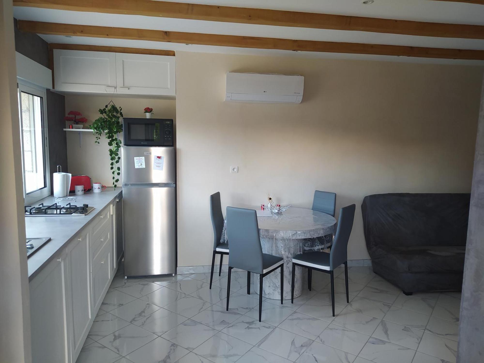 Studio Cosy Avec Terrasse Et Jacuzzi A Disposition De Mai A Aout Rians  Экстерьер фото
